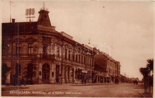 Békéscsaba, Andrássy út a Nádor szállodával, Magyar-Olasz Bank