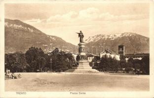 Trento, Piazza Dante / square and statue (EK)