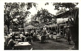 Balatonkenese, Kávéház kerthelyisége