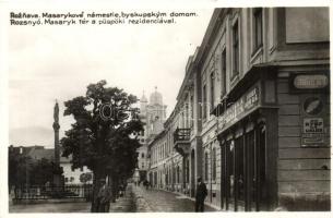 Rozsnyó, Rosnava; Masaryk tér a püspöki rezidenciával, Spisska Banka U.S. / square, bishop's palace, bank, photo