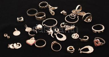 Ezüst(Ag) ékszer tétel, sok gyűrűvel és apró medállal, fülbevalóval, jelzettek, br: 80 g