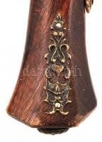 Kb. 16-17. századi ütőkakasos elöltöltős pisztoly, díszes replika, működő lakattal, h: 38 cm