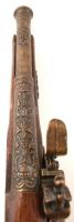 Kb. 16-17. századi ütőkakasos elöltöltős pisztoly, díszes replika, működő lakattal, h: 38 cm