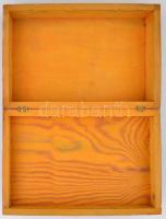 Elmék fa doboz Tátralomnicról, plasztikus díszítésekkel, apró lepattanásokkal, 24×16 cm