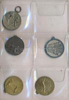 14db-ból álló vegyes fém és bronz sportérem gyűjtemény műbőr albumba rendezve, főleg 1930-as évekből...