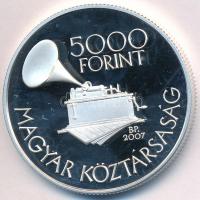 2007. 5000Ft Ag "Kodály Zoltán" tanúsítvánnyal T:PP 
Adamo EM211