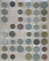 434db-os vegyes külföldi fémpénz tétel albumba rendezve T:vegyes
434pcs of various metal coins in a...