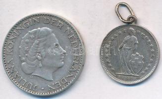 Vegyes: Hollandia 1957. 1G Ag "Julianna" + Svájc 1951B 1/2Fr Ag T:2,2- fül
Mixed: Netherl...