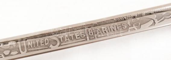 Gazdagon díszített díszkard, a pengén "United States Marines" felirattal, saját hüvelyében...