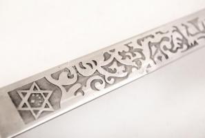 Gazdagon díszített díszkard, a pengén "United States Marines" felirattal, saját hüvelyében...