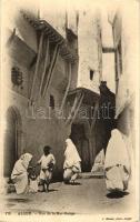 Algiers, Rue de la Mer-Rouge / street, folklore