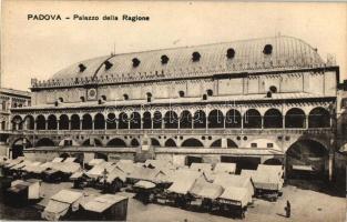 Padova, Palazzo della Regione / regional palace, market