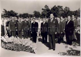 1948 Szakasits Árpád, Dinnyés Lajos és Rákosi Szófiában 17x12 cm