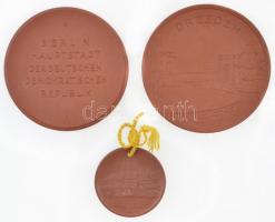 NDK 3db meisseni porcelán emlékérem, közte "Drezda / Drezda Város Tanácsa - Emlékül" (66mm...
