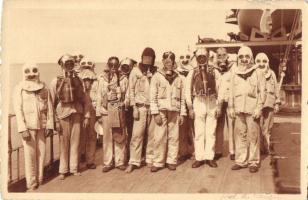 Magyar matrózok különféle védőmaszkokban, SMS Zrínyi / Hungarian mariners wearing protective masks photo