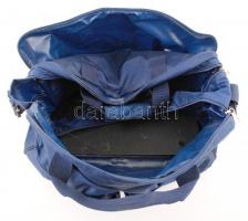 MALÉV nagy méretű utazótáska, vállpántja kissé rojtos, 50x35x20cm