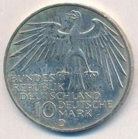 NSZK 1972D 10M Ag "Olimpia-München / Stadion" T:2 patina
FRG 1972D 10 Mark Ag "Olymi...