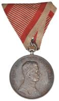 1917. "Károly Ezüst Vitézségi Érem I. osztálya" jelzett ezüst kitüntetés mellszalagon, "A" fémjellel a peremen. Szign.: KAUTSCH T:2 Hungary 1917. "Silver Gallantry Medal, 1st Class" silver decoration with ribbon and "A" hallmark on the edge. Sign: KAUTSCH C:XF NMK 302.