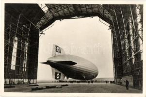 Ein Luftschiff der Deutschen Zeppelin-Reederei, Frankfurt am Main So. Stpl