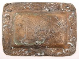 Pávamotívumos, gazdagon díszített bronz tálca, jelzés nélkül, kis kopásnyomokkal, áttörésekkel, 22,5...