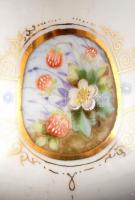 Porcelán kanna, 2 db csészével és csészealjjal, kézzel festett, jelzés nélkül, kannán felszíni hajsz...