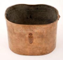 1913 Orosz réz csajka, fedele hiányzik, jelzett, 17,5×11×13,5 cm