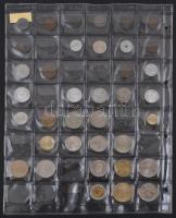 423db-os vegyes magyar és külföldi fémpénz tétel albumba rendezve T:vegyes
423pcs of various metal ...
