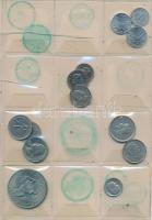 111db-os vegyes magyar és külföldi fémpénz tétel albumba rendezve, nem minden oldal beillesztett, kö...