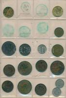 111db-os vegyes magyar és külföldi fémpénz tétel albumba rendezve, nem minden oldal beillesztett, kö...