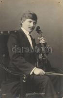 Alexander Petschnikow, violinist (pinholes)