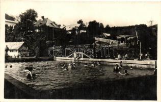 Szklenófürdő, Sklené Teplice; medence / swimming pool