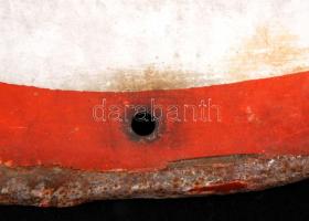 "Tilos!" feliratú zománcozott fémtábla, kopásnyomokkal, d: 40 cm