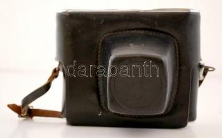 Zenit-E fényképezőgép Industar-50-2-es objektívvel, saját tokjában