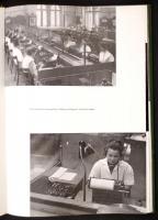 A Magyar Posta képekben. Bp., 1963, Közlekedés és Postaügyi Minisztérium. Kiadói egészvászon-kötésbe...