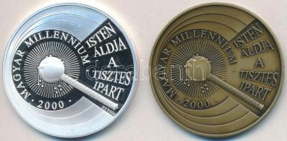 2000. "A Magyar Kézművességért - Ipartestületek Országos Szövetsége - IPOSZ" Ag és Br emlé...