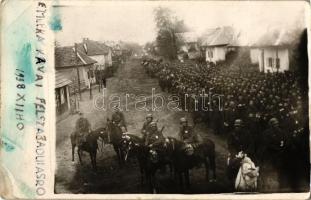 1938 Kava, bevonulás, lovasság és gyalogság / entry of the Hungarian troops, cavalary and infantry, photo (EB)