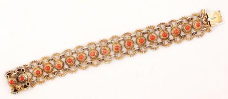 Korallal díszített aranyozott ezüst(Ag) karkötő, jelzett, h: 18,5 cm, br: 33,6 g