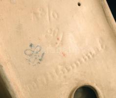 Hummel Madonna a kis Jézussal fali kép, kézzel festett, jelzett, lepattanással, 10x8 cm