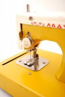 Retró játék varrógép,  működik, 16x22x13cm