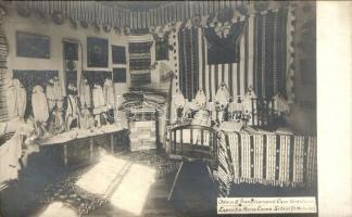 Nagyszeben, Hermannstadt; Maria Cosma szőtteskiállítása / Transyalvanian folklore exposition, peasant house interior photo