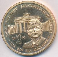 Németország 1992. John F. Kennedy berlini látogatása - Berlini vagyok tombak emlékérem (30mm) T:2 (PP) Germany 1992. John F. Kennedy in Berlin - Im a Berliner commemorative tombac medallion (30mm) C:XF (PP)