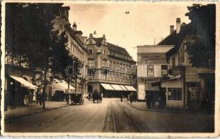 Nagyszeben, Sibiu; Mária királyné utca, Drogéria, Traugott- és Thomas üzlete, autómobil / street, drogeria, shops, automobile