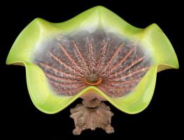 Díszes fémtalpas hullámos festett üveg kínáló, jelzés nélkül, apró kopásnyomokkal, d: 31 cm, m: 18 c...