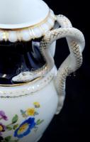 Meisseni kígyós urnaváza, kézzel festett, jelzett, kopott aranyozás, m:22 cm/ Meissen snake handled ...