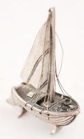 Ezüst vitorlás, jelzett, Ag., 21,6gr.,5,5x4cm/ Silver Sailing, marked, Ag. 21,6gr. 5,5x4cm