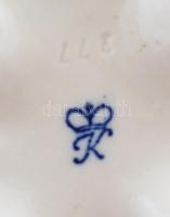 Rudolf Kammer Volkstedt szüretelő fiú, kézzel festett, jelzett, jó állapotban, m:18,5 cm/ Rudolf Kam...