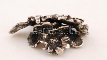 Ezüst virágok, jelzés nélkül, Ag., 13,6gr., 4x2,5cm/ Silver flowers without marking, Ag. 13,6gr. 4x2...