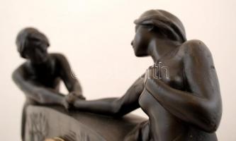 Szecessziós kandalló óra, festett fajansz, "Amicitia vincit horas" felirattal, óraszerkeze...