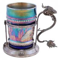 Irizáló üveg pohár sárkányos ezüsttartóban, jelzett, kínai jelzéssel, 272gr, 12x7cm / Iridescent glass in silver case, with chinese hallmark, 272 g,  12x7cm