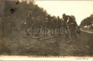 1903 Les Journées Italiennes, Chasse de Rambouillet, Formation du Tableau M. le President de la Republique et S.M. le. Roi / Hunting Émile Loubet with hunter partners, hunted animals